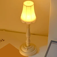 Lampe de nuit rétro pour chambre à coucher, atmosphère, cadeau créatif, petite lampe de Table européenne, décoration de bureau, jouets d'ornements 5