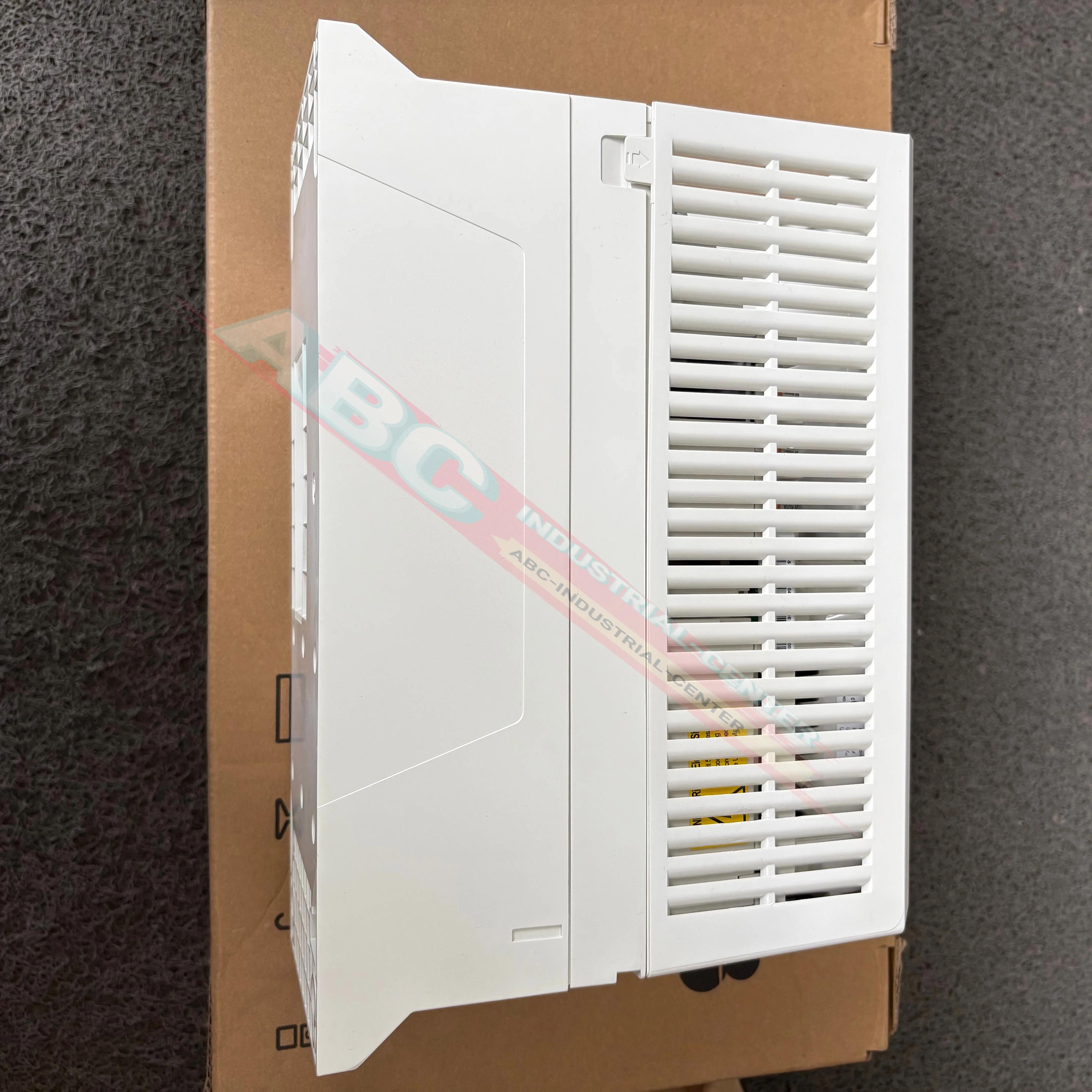 ACS580-01-09A5-4 3AUA50000038953 주파수 변환기 100% 새 제품