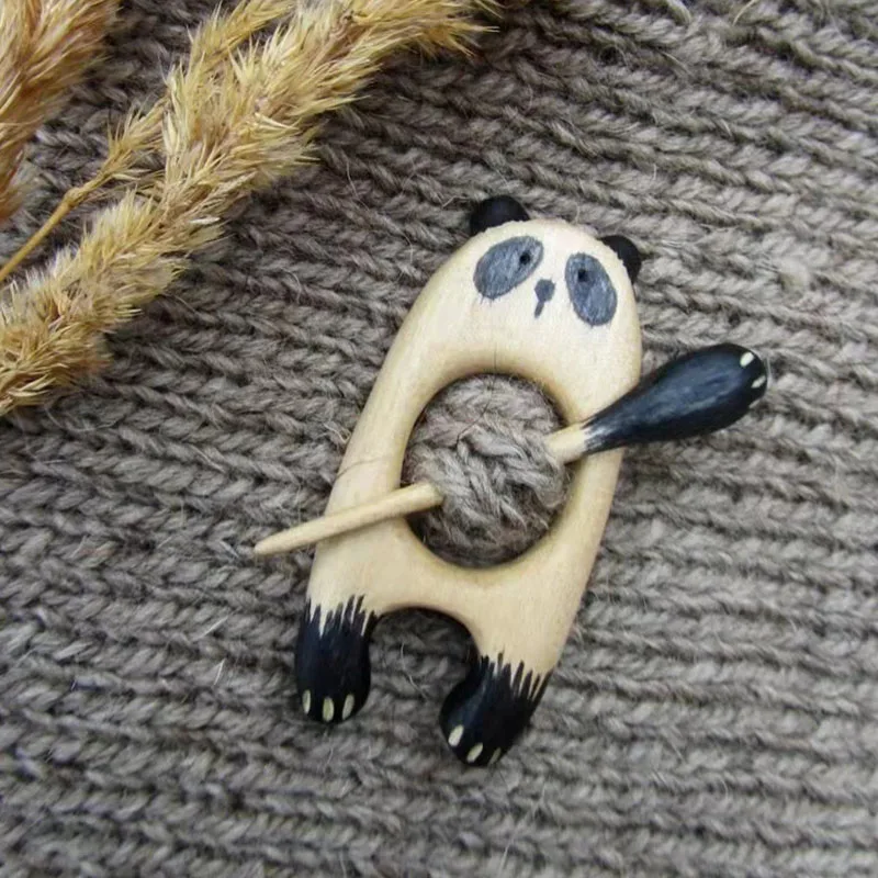 1PC Wooden Crafts Christmas Tree New Shawl Pin Wooden Brooch Scarf Buckle Men Women Creative Jewelry