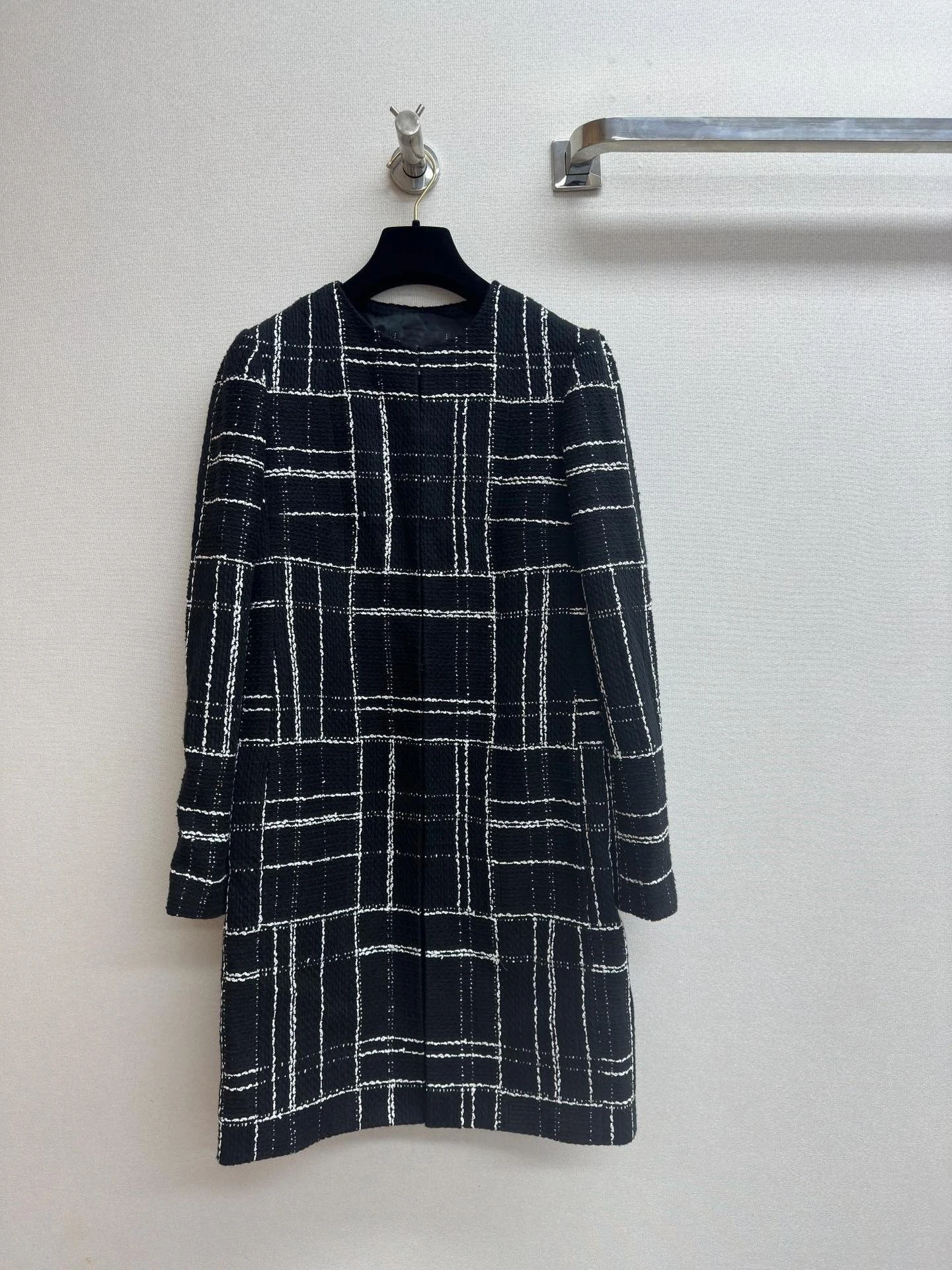 

2023 Autumn High Quality Women's Black Plaid Loose O-neck Tweed Overcoat C935
