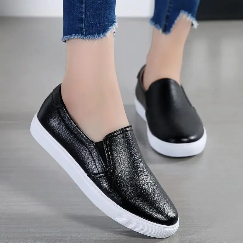 Mom's Shoes Autumn and Winter Leather Shoes Soft Bottom Middle-Aged and Elderly Women's Shoes Work Comfortable Old Black Girls