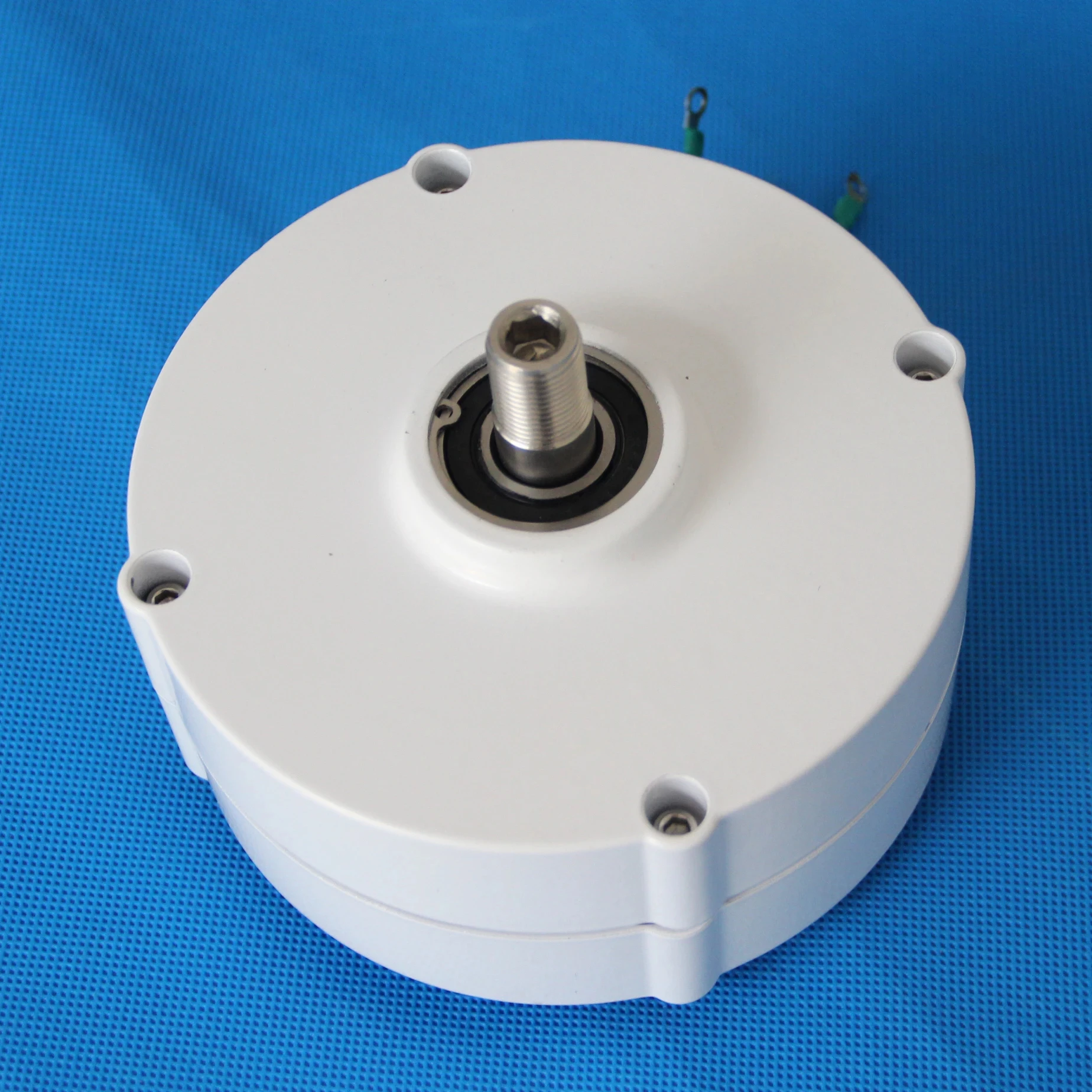 Home Use Generator 400W 500W 600W 12V 24V 48V Low Speed Dynamo Gearless Permanent Magnet AC Alternators for Wind Water Turbine