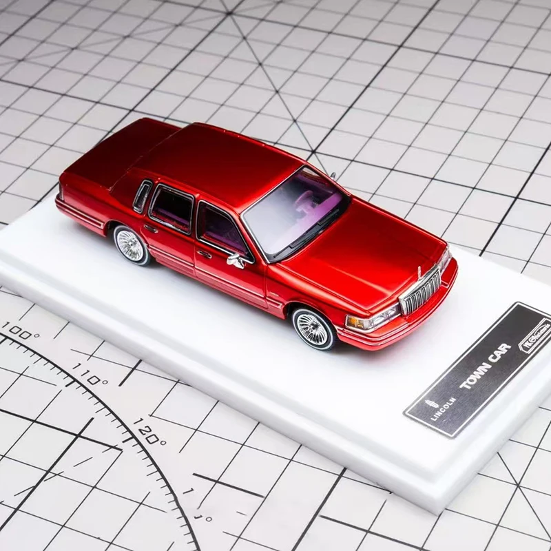 MK 1:64 1992 Lincoln Town Car HEC North Show Limited Edition