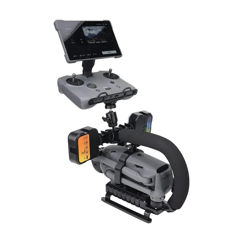 Poignée ergonomique pour DJI Mavic 4 Pro, support U fixé sous le drone, prêt à filmer.