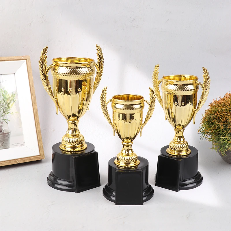 Plastic Trophy Toys 1Pcs Reward Carnival Competition Party Prize Favors Mini Plastic Award Trophy Children Winner Gold Trophies Toys Kids
