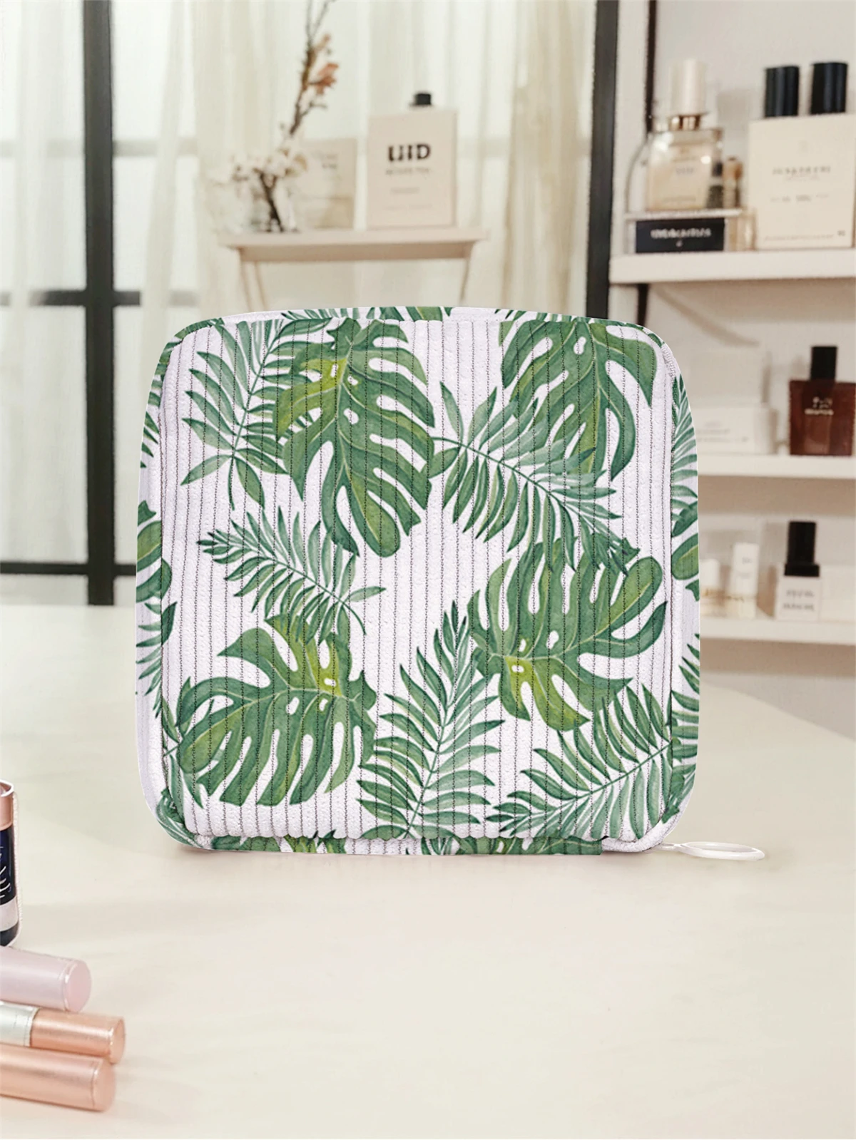 Leaf pattern printed sanitary napkin storage bag, women's lightweight tissue bag, sanitary tissue bag