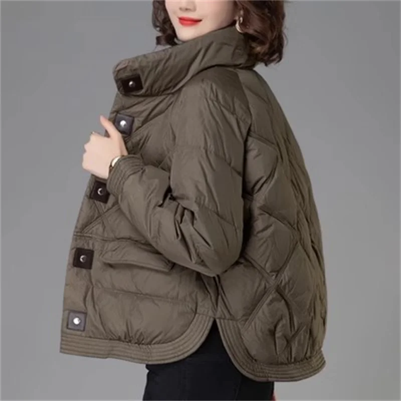 

Short Down Jacket for Women in Winter 2024 New Loose Design Feeling Niche Small Stature Fashionable White Duck Down Jacket for