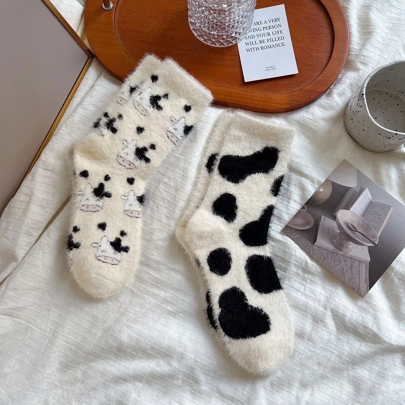 3 Paar niedliche Dinosaurier-Socken für Damen, mit Kuhfellmuster, dicke, warme Socken aus Korallenfleece, für den Innenbereich, zum Schlafen, Damenstrümpfe und -socken. – Detail 10