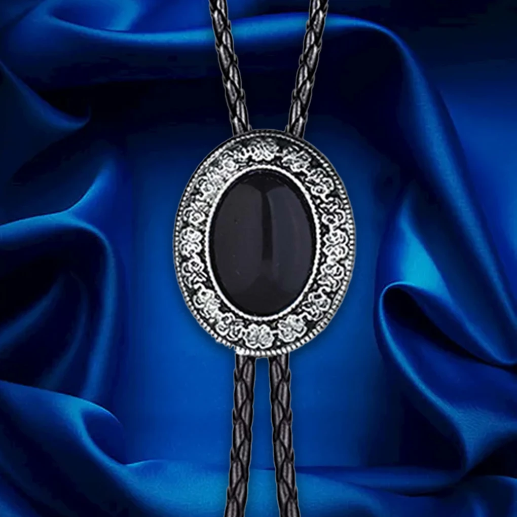 Рисунок 2 - Мужской галстук-бабочка с подвеской