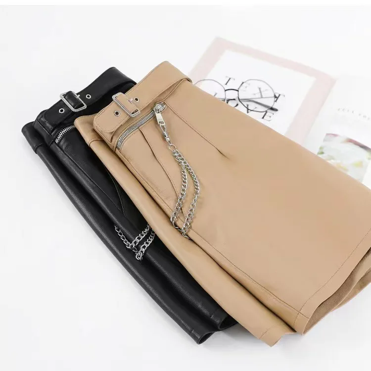 2023 New Leisure Motorcycle Chain Decoration Oblique Pocket Real Sheepskin Wide Leg Leather Shorts E37