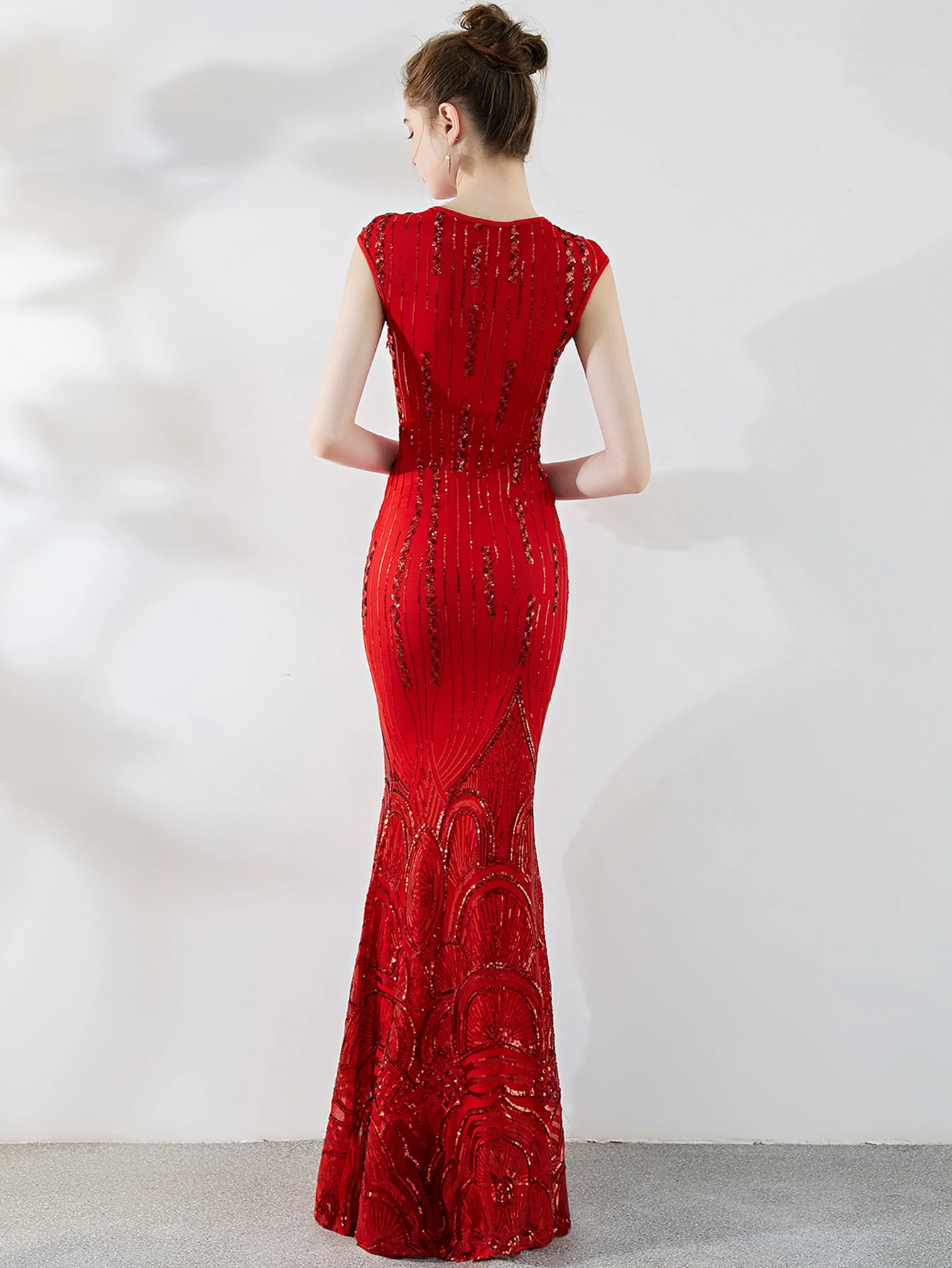 فستان سهرة ترتر أسود sequins runway