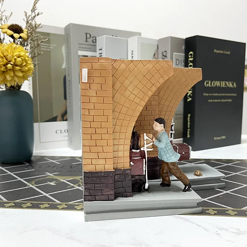 

New Cute Harry Potter Wizarding World Resin Bookstand Decoration Bookstand Decoration Bookstand Placement Bookshelf Library Gift