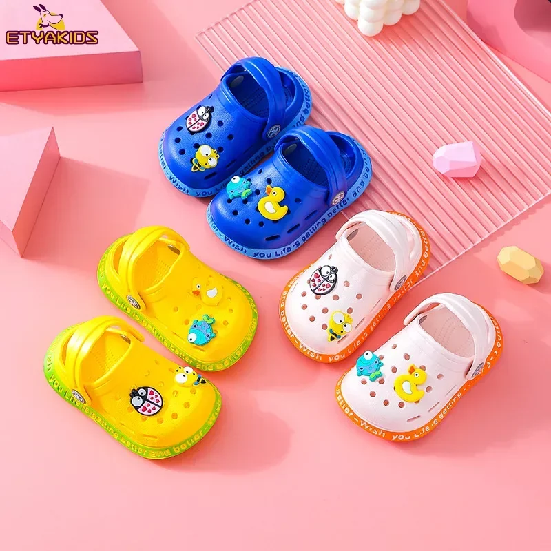 

2024 Hot Sale New Non-Slip Sandals Garden Beach Slippers Kids Summer Cartoon Cave Hole Sandals Soft Soled Quick Drying Shoes