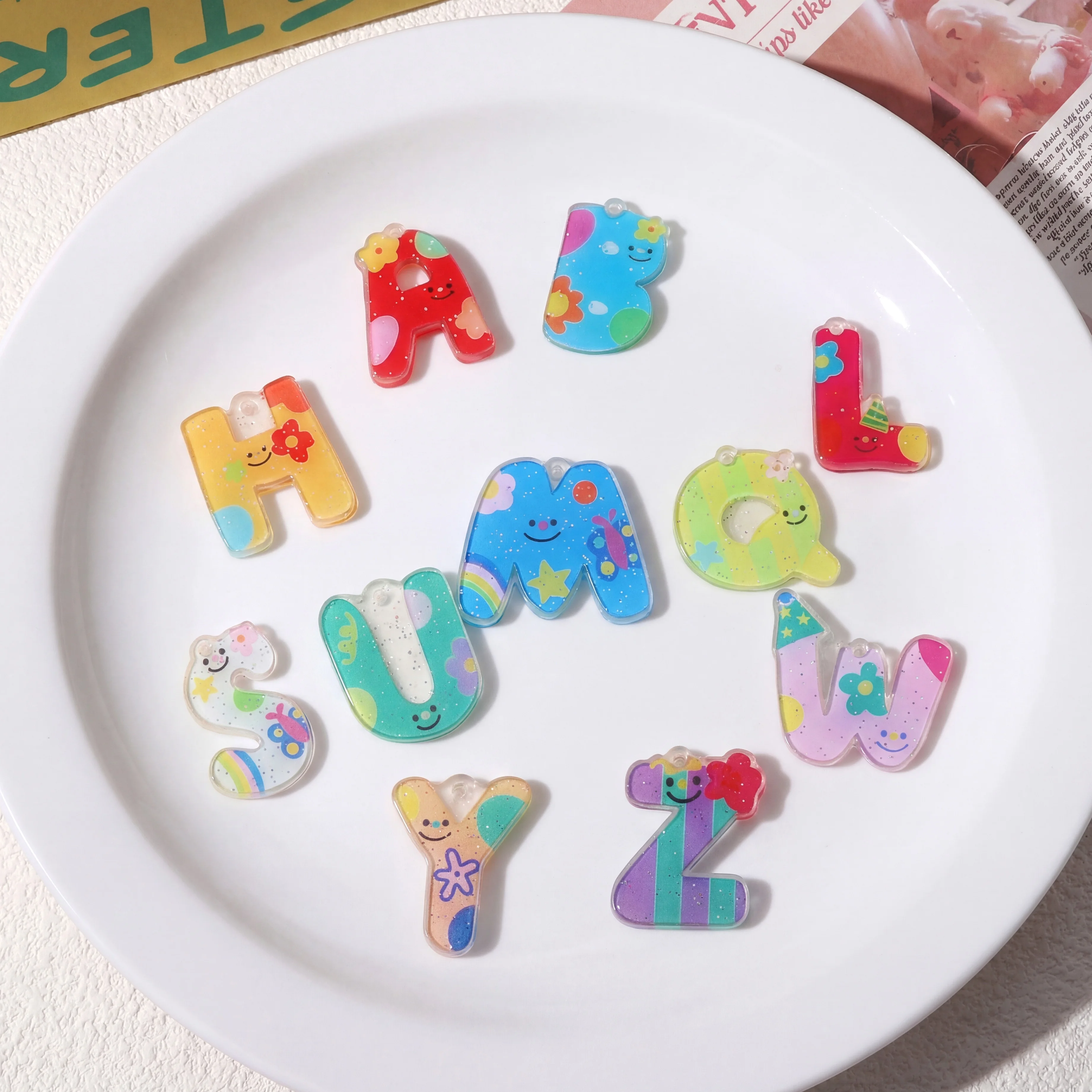 5개 25x32mm 아크릴 컬러풀 레터 펜던트 1.8mm 구멍 DIY 쥬얼리 제작 용품 폰케이스 팔찌 목걸이 참 장식품