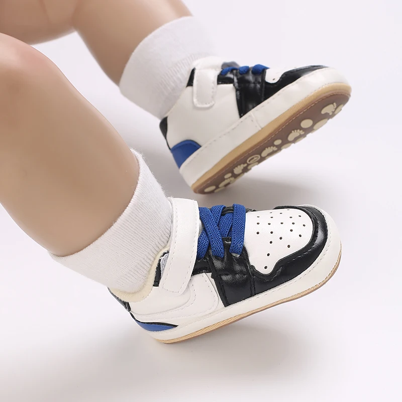 أحذية أطفال حديثي الولادة 0-18 متر للأولاد والبنات أحذية رياضية ملونة مطاطية من جلد البولي يوريثان متعددة الألوان أحذية رياضية كاجوال للمشاية الأولى