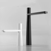 ก๊อกน้ําอ่างล้างหน้าห้องน้ําโมเดิร์นสแตนเลสผสมก๊อกดาดฟ้าติดตั้งก๊อกน้ําร้อนและเย็นก๊อกน้ําอ่างล้างจานสําหรับห้องน้ํา 1