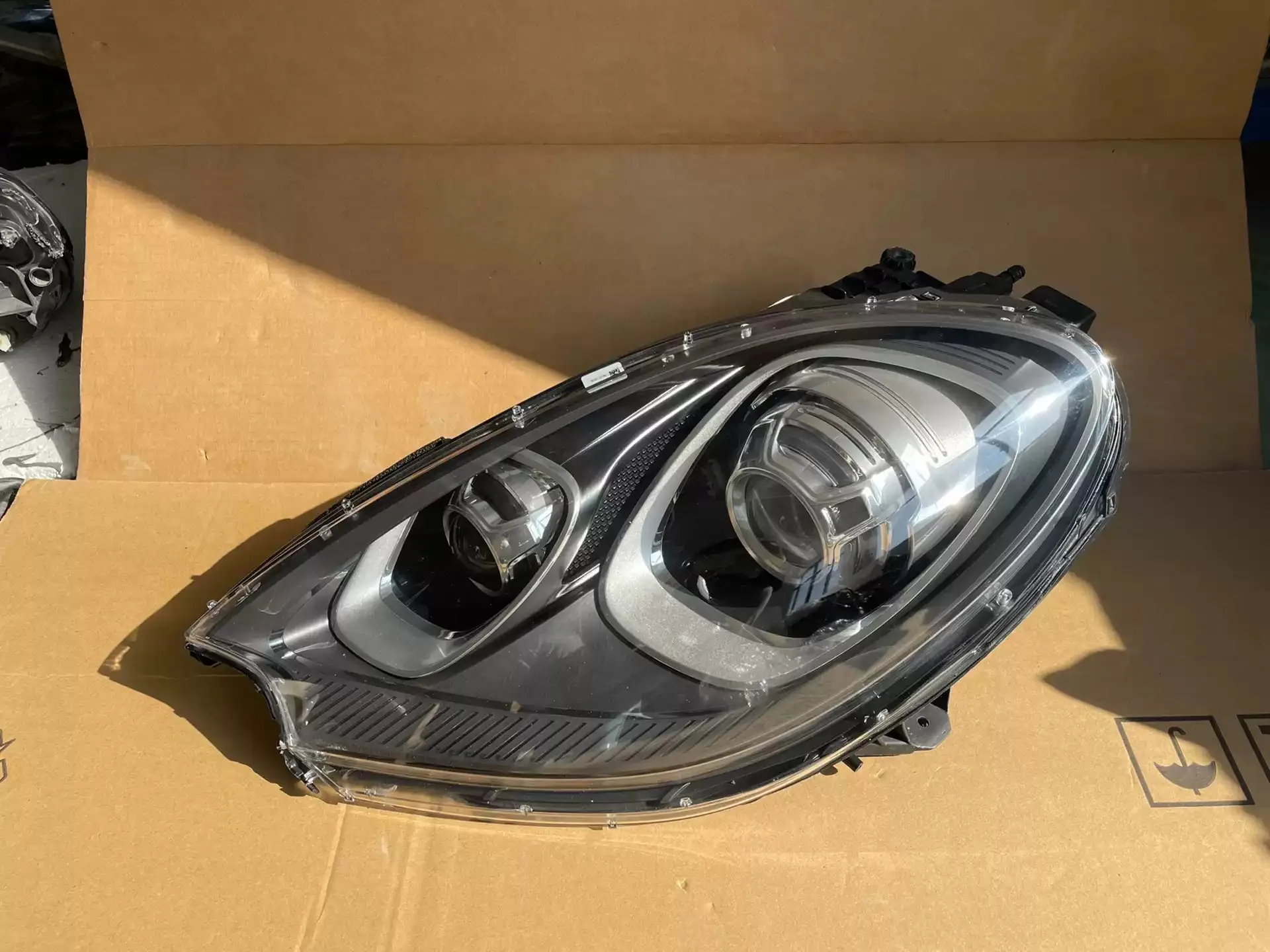 

Car Head Lamp Headlight DRL Daytime Running Light for Porsche Macan Turn Signal