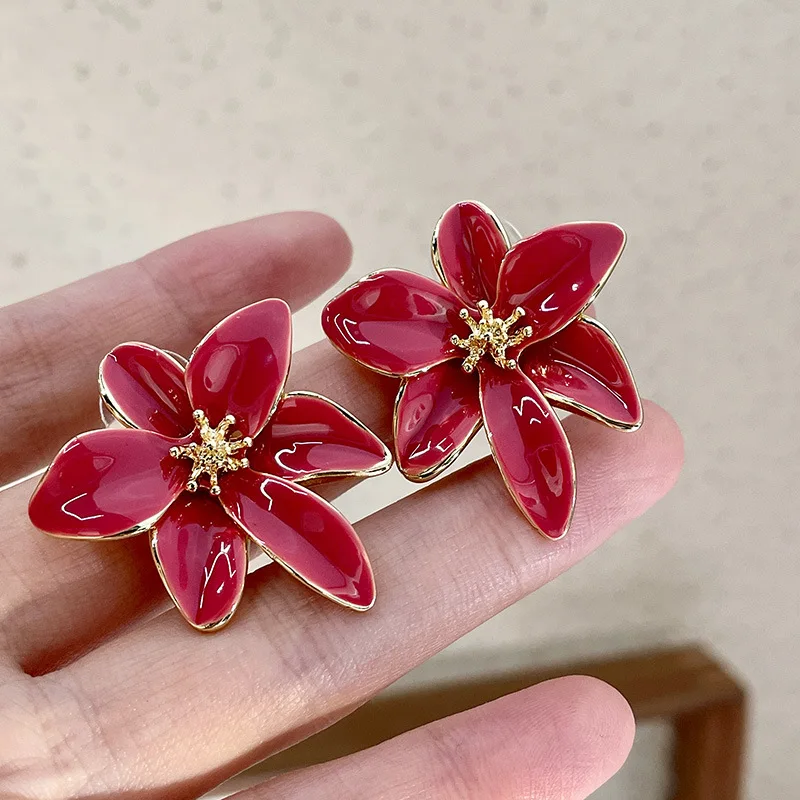 Metal Flower Drops Oil Earrings  European American Style Personality Fashion Stud Earrings Ms Girl Travel Wedding Accessories