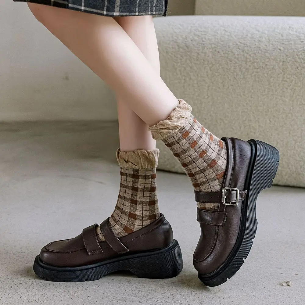 

Эластичные милые хлопковые короткие носки в клетку с вышивкой в стиле Харадзюку, женские носки средней длины, модные чулочно-носочные изделия