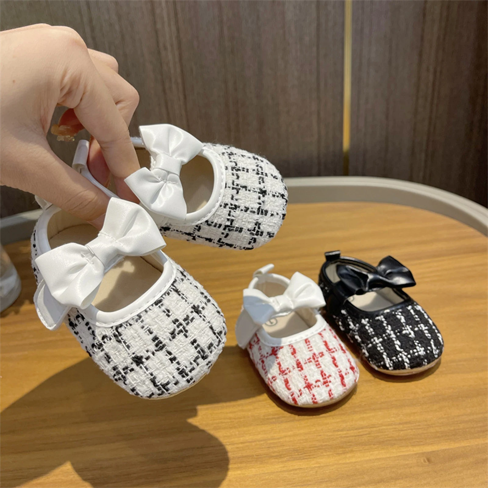BeQeuewll Cute Baby Girls Shoes Princess Infant Mary Jane Flats Crib Shoes Dress Non-Slip Prewalkers Infants baby shoes children flats