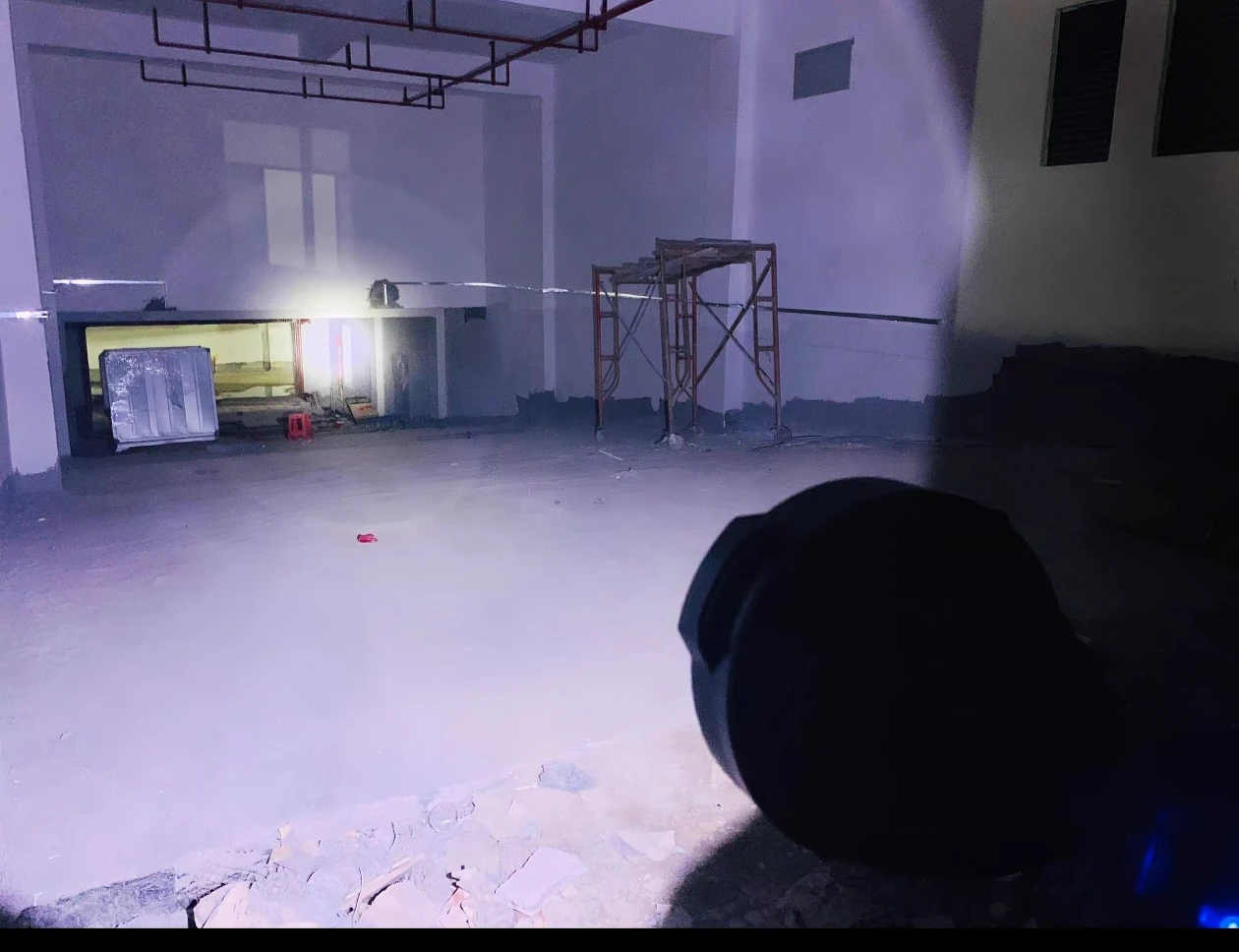 Description Picture 5 of itemHigh Power P150 XHP90 Handheld Flashlight Portable Ultra Powerful Lighting 2000M Spotlight Type C Rechargeable Searchlight Torch