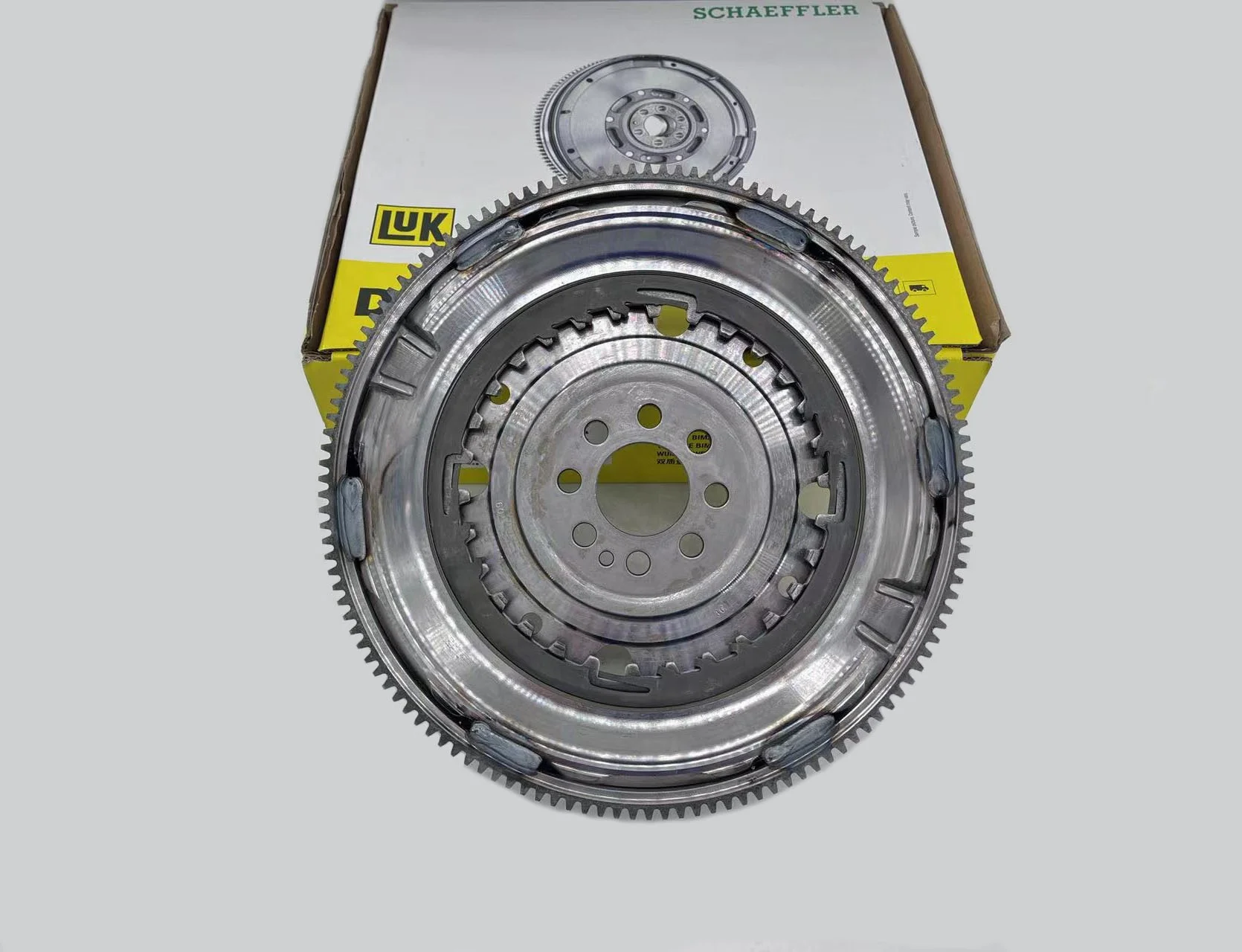 4150793100 DSG seven speed dual mass flywheel suitable for Passat Golf CC 06J105266AM 8-hole 132 tooth