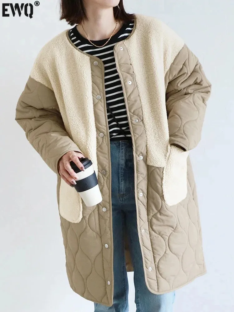 

[EWQ] New Patchwork O-neck Single Breasted Pocket Quilted Lamb Wool Splice Cotton Padded Coat Jacket 2024 Winter Autumn 16U6447