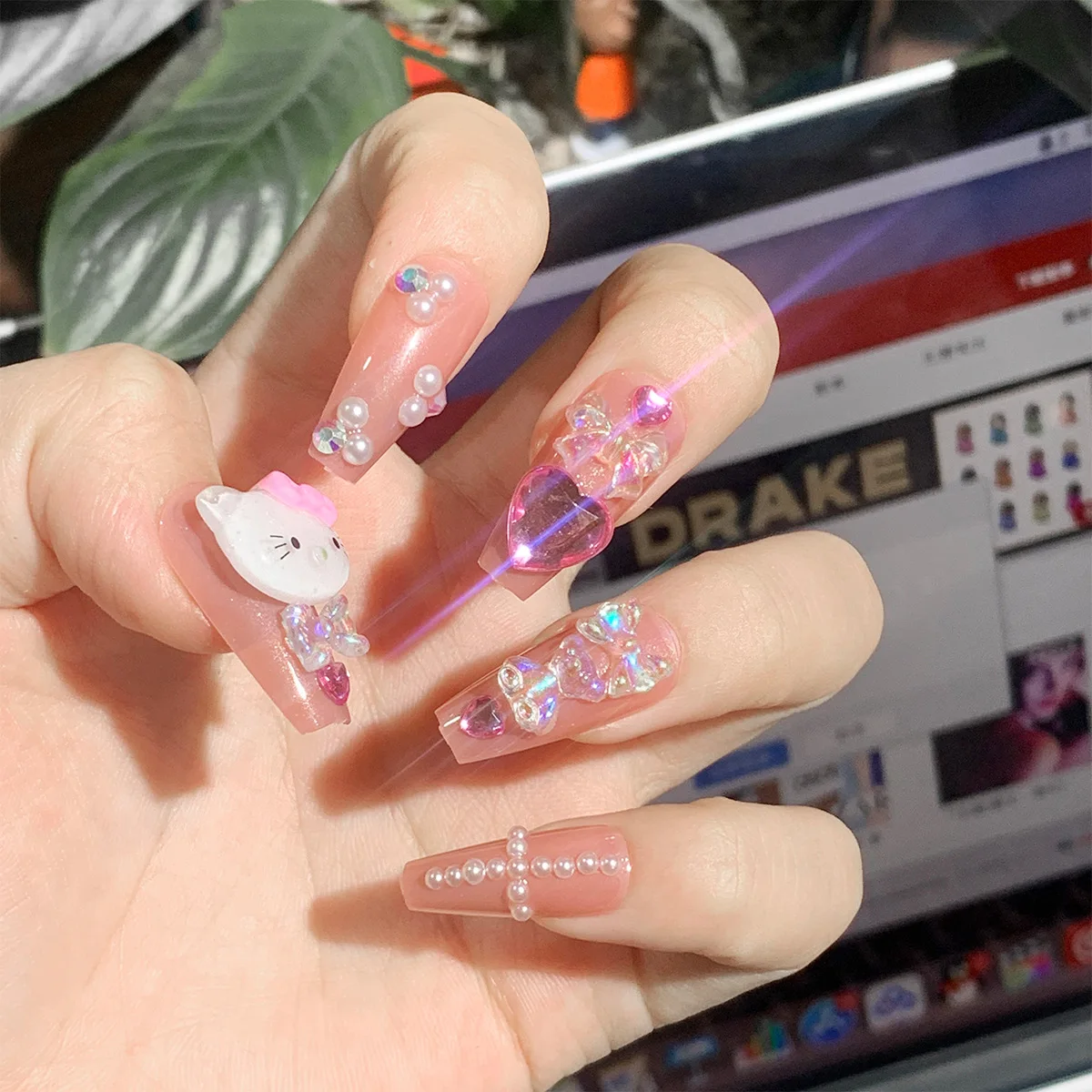 

New Sanrio Hellokitty Mymelody Kuromi Cinnamoroll Cartoon Doll Handmade 3D Nail Stickers Girl Heart Wearable Nail Stickers