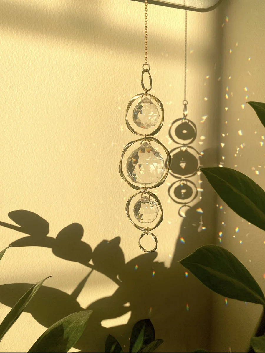 Description Picture 4 of itemCrystal Suncatcher Hanging Decoration Rainbow Maker Light Catcher Crystal Ball Prism for Garden Outdoor Decor Window Decor Gift