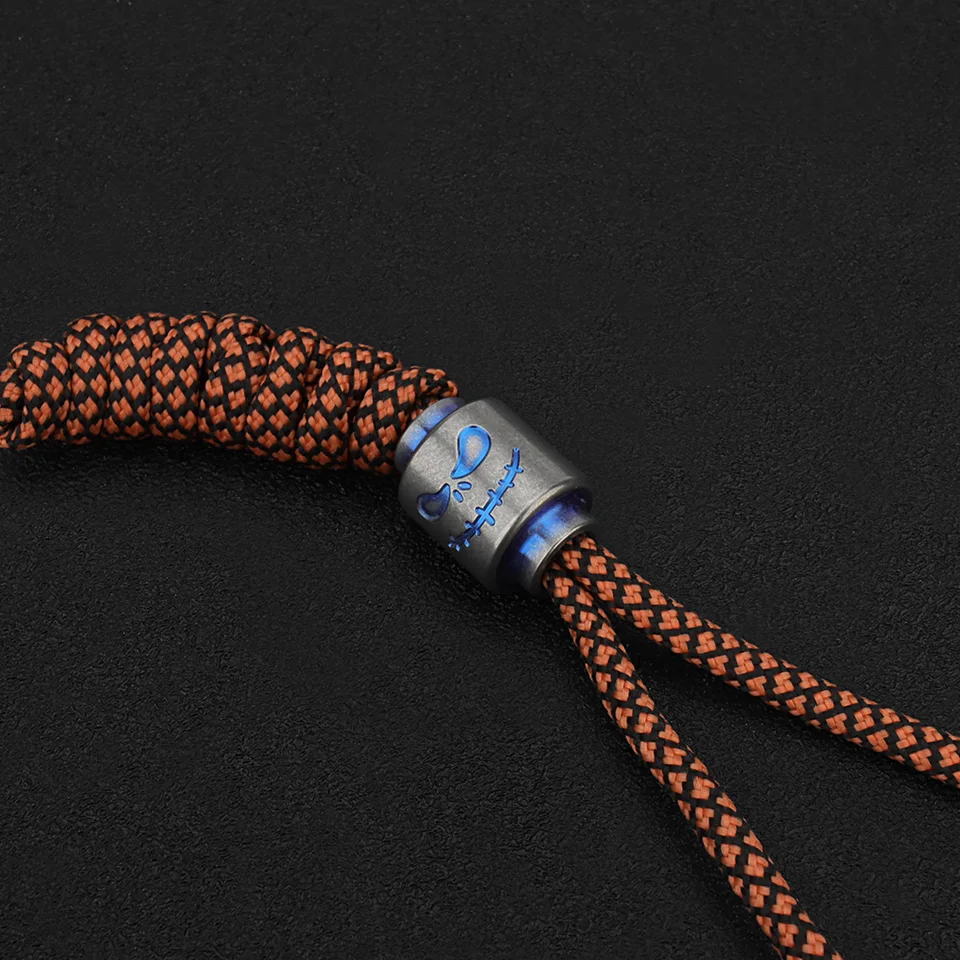 Ciondolo In Corda Paracord In Lega Di Titanio TC4 – Perlina EDC A Goccia Per Portachiavi, Zaino O Coltello (Multicolor)
