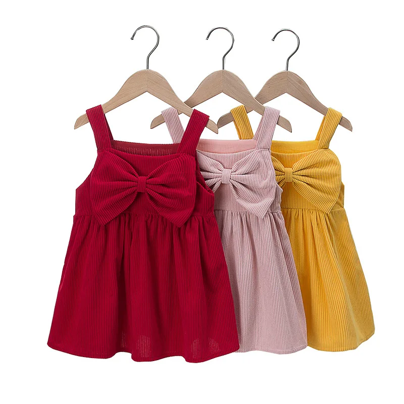 2024 neue kinder Kleid Koreanische Ausgabe Mädchen Bogen Strap Kleid Herbst/Winter Baby Cord Hängenden Riemen Einfarbig kleid 1-5Y