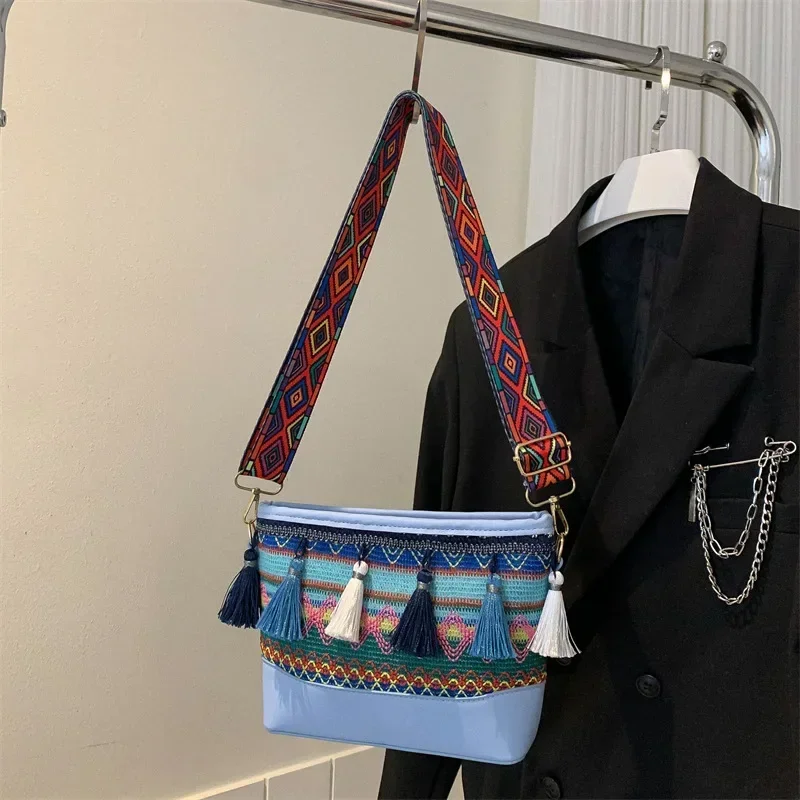

Female Ethnic Style Embroidered Bag Net Red Bucket Small Cheongsam Bag One Shoulder Messenger