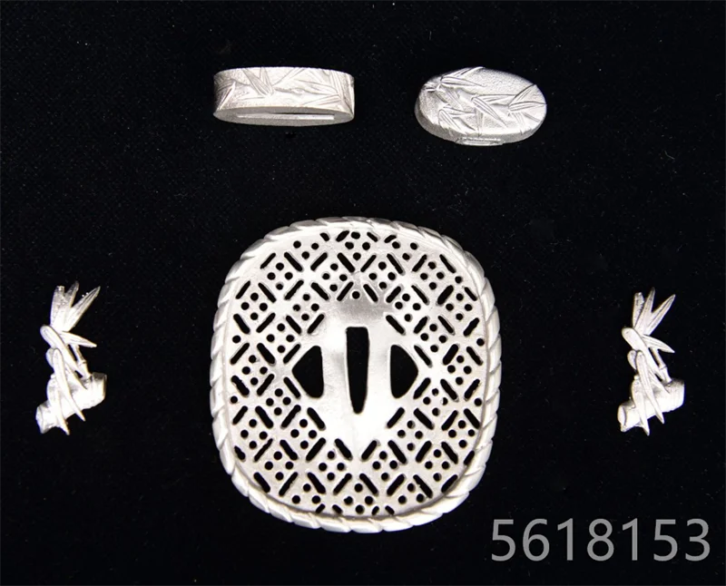 

Медный Золотой Серебряный Tsuba и Menuki fuchi для японского самурайского меча