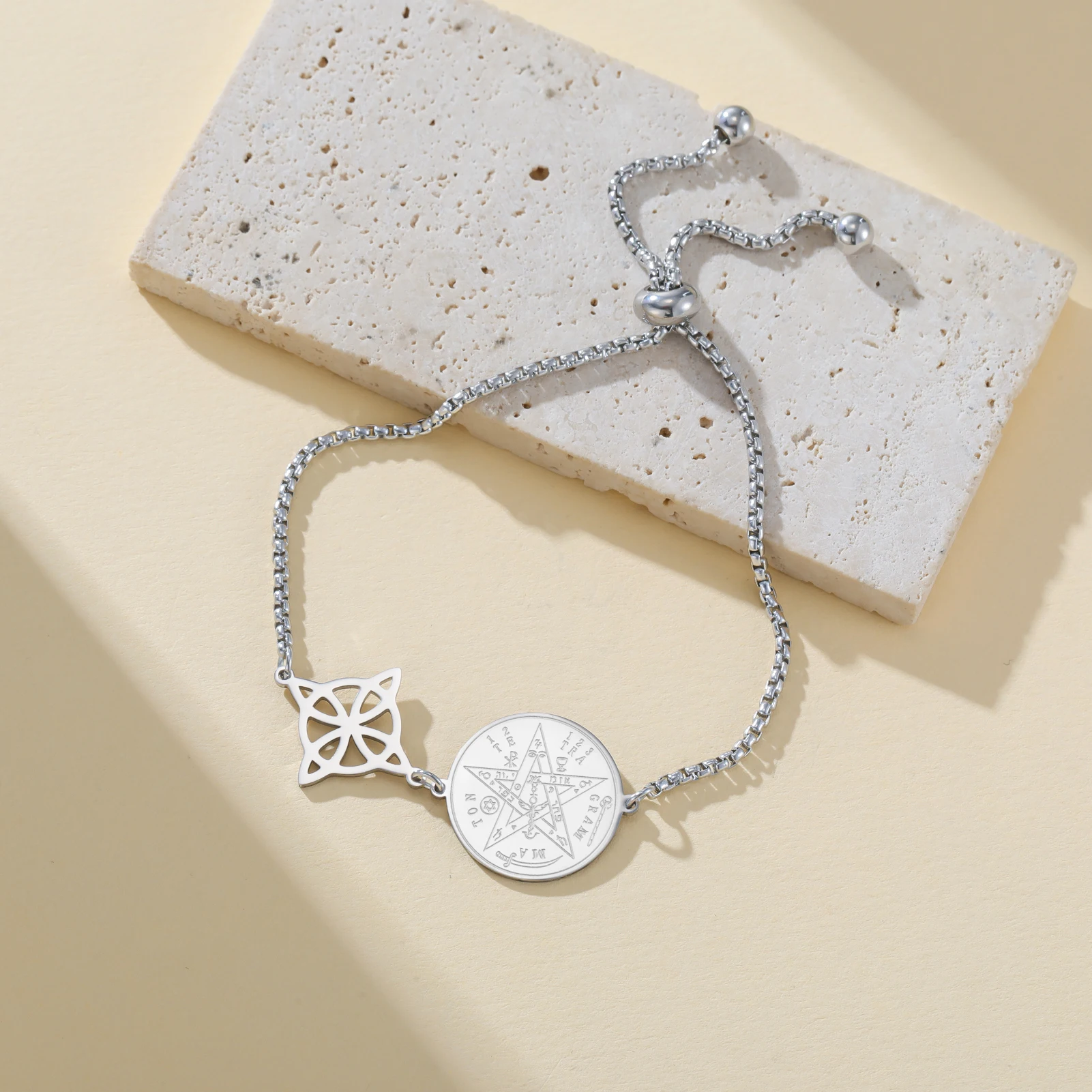 Kkjoy Edelstahl Doppelseitiges Rundes Solomon-Pentagramm Hexenknoten Verstellbares Mädchen-Armband Schutz-Schmuck Geschenk für Frauen – Detail 4