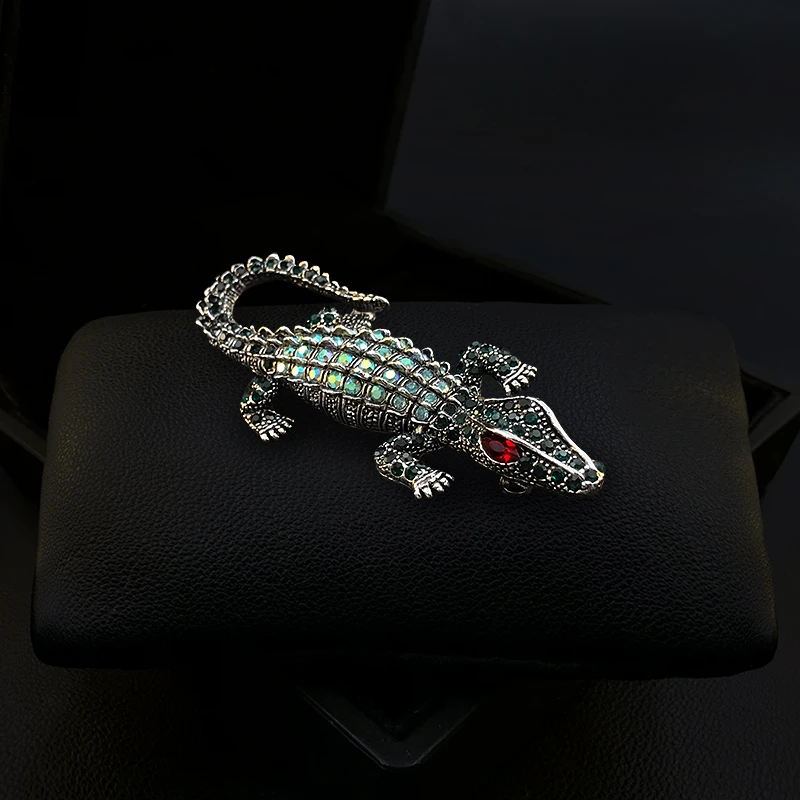 1816 Particularly Vivid Retro Rhinestone Crocodile Brooch Exquisite High-End Men's Animal Pin Suit Coat Accessories Jewelry Gift