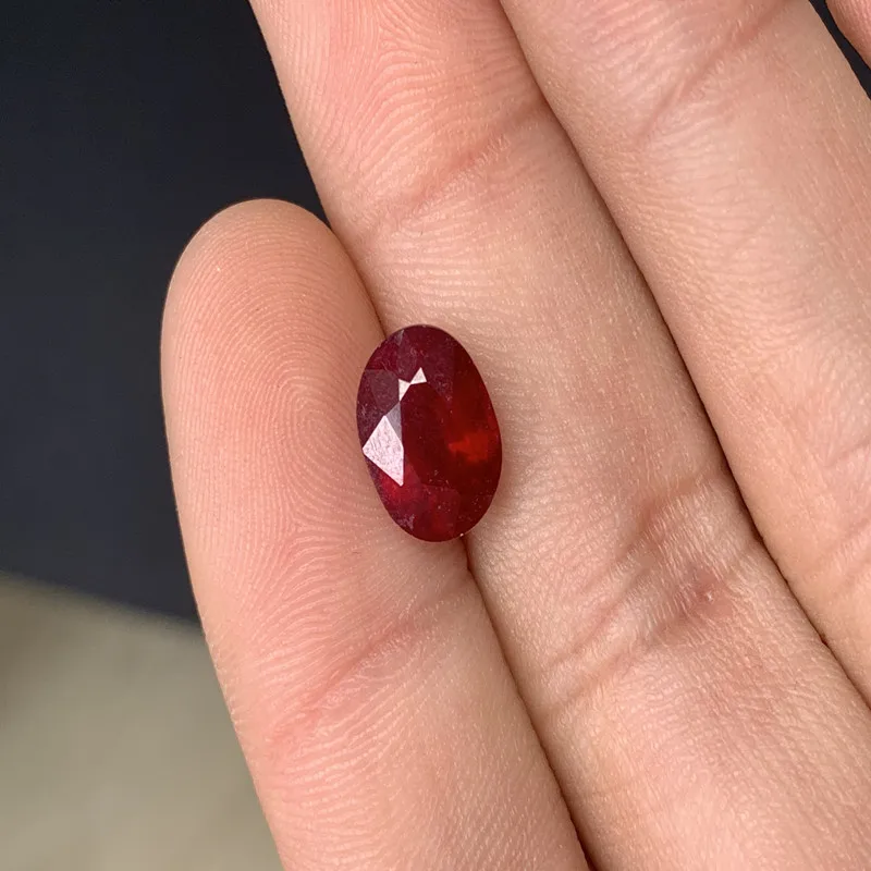 Heating treatment of natural ruby ring surface bare stone elliptical cutting gems