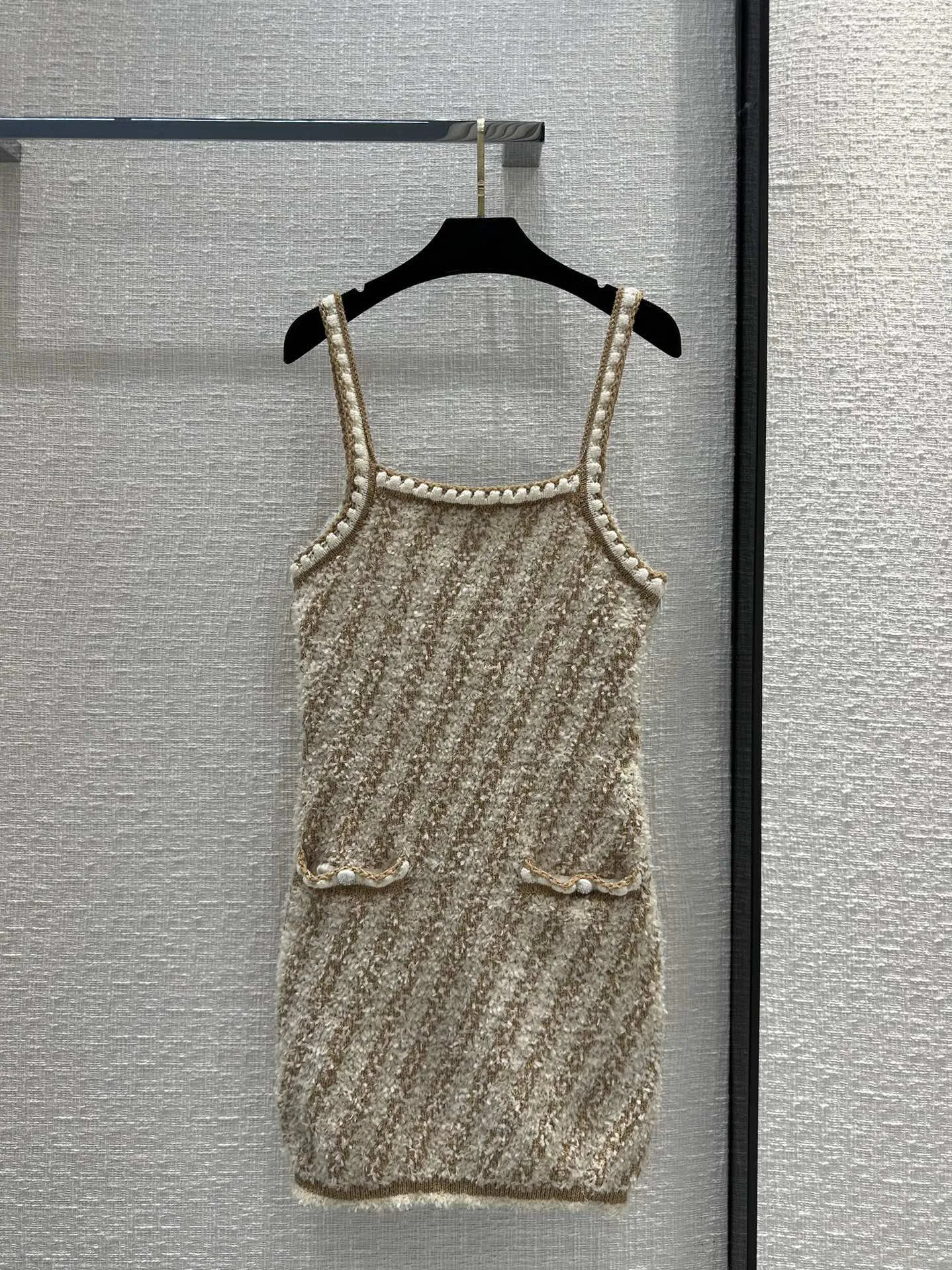 

Diagonal striped knitted suspender dress casual fashion 2023 summer new style 0322