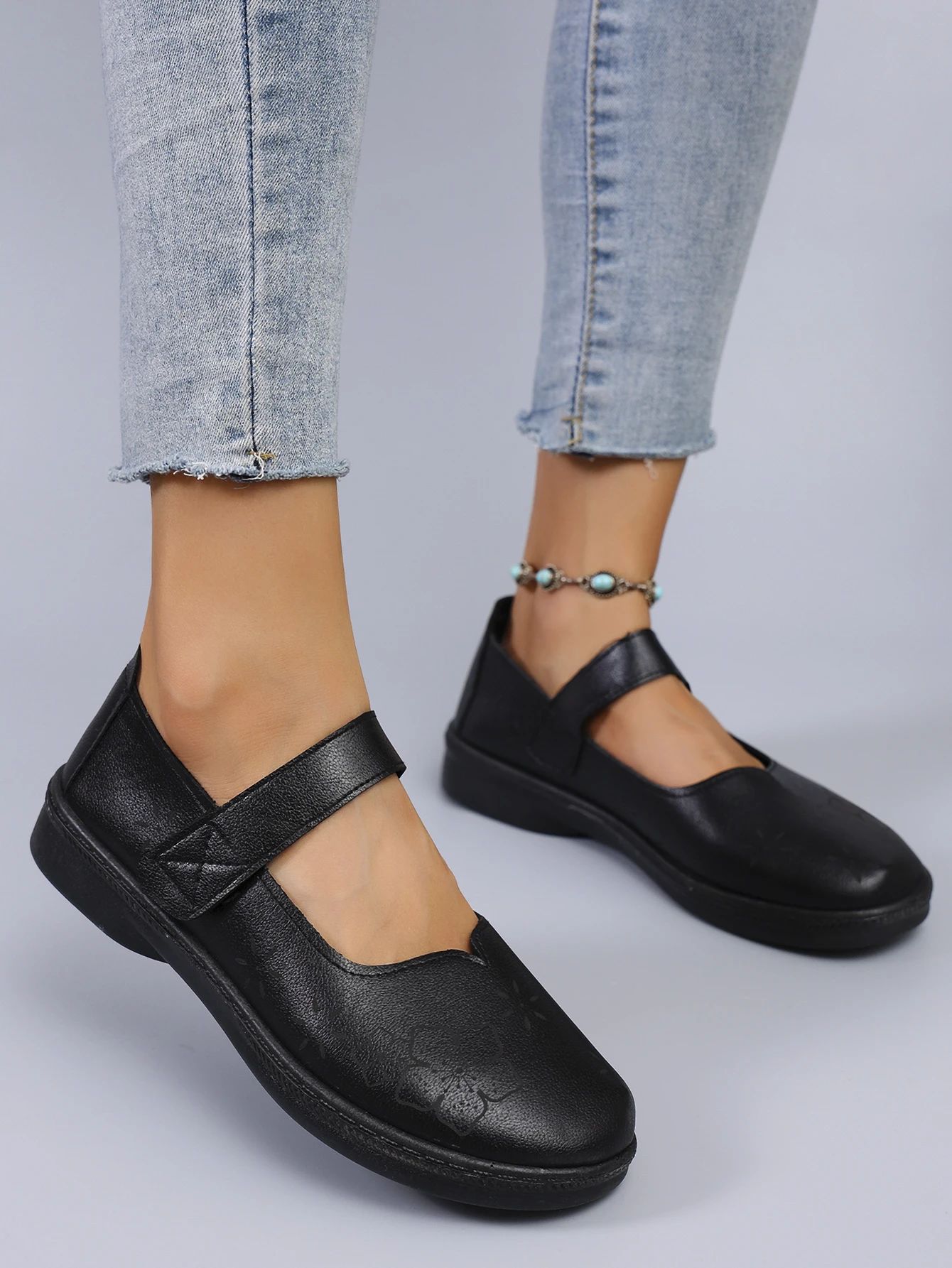 Spring and Autumn New Product Women's Black Simple Breathable Fashion Buckle Small Leather Shoes Flat Shoes