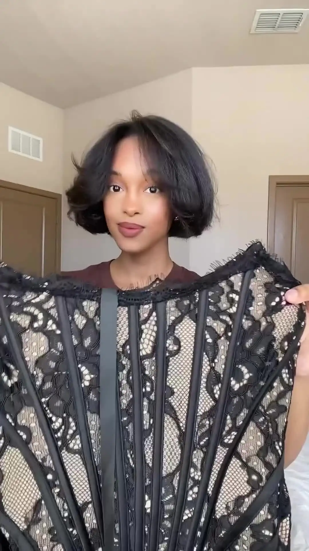 Mini Abito Corsetto In Pizzo Floreale Donna – Senza Maniche Con Spalline Sottili E Lacci Posteriori – Vestito Aderente Per Feste E Discoteca