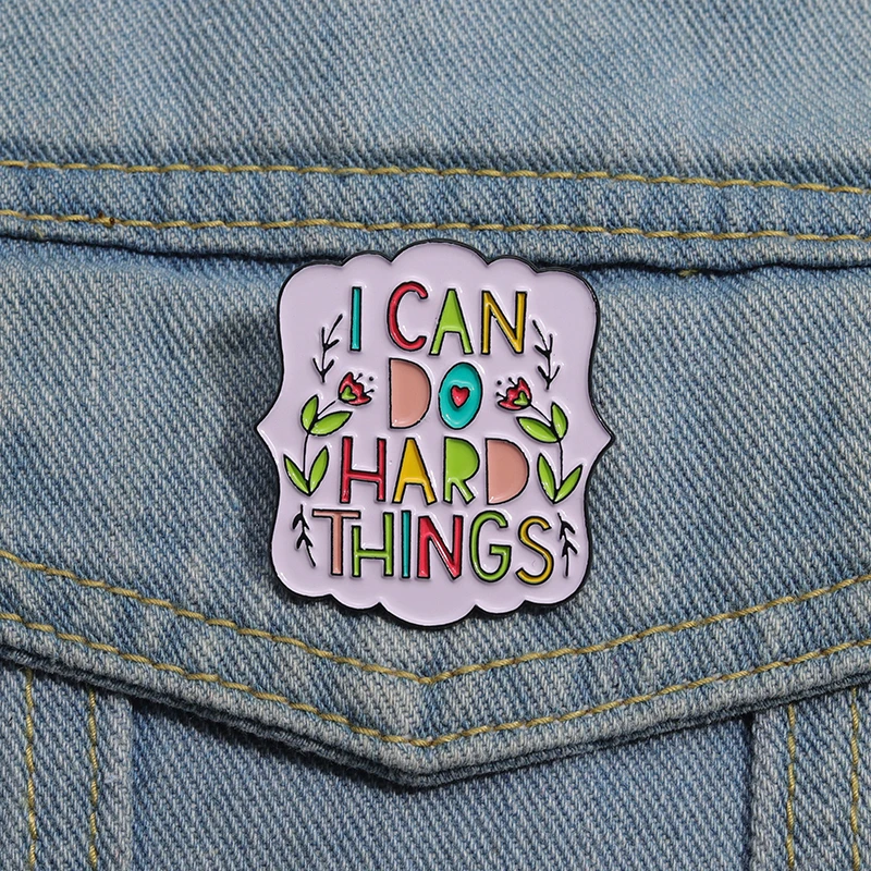 Модные геометрические броши Miss Zoe, унисекс, промышленные эмалированные булавки с цитатами