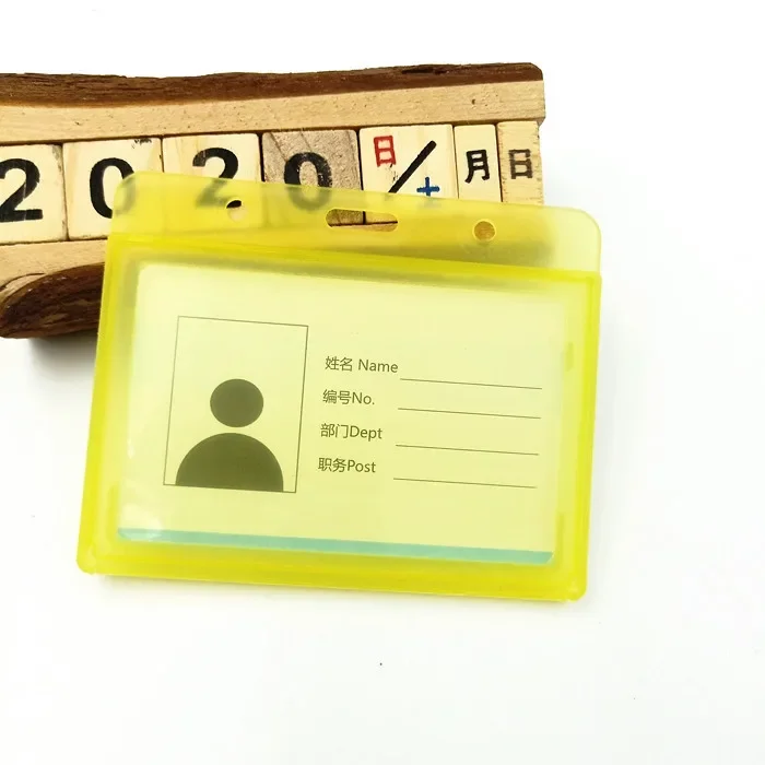 4pcs Lindo Carrete De Insignia Para Enfermeras, Bordado Caricatura De Identificación Retráctil Con Nombre De Identificación De La Tarjeta De Sellador De Sellado Para La Oficina En Casa