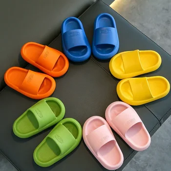 Pantofole casual per bambini estivi tinta unita traspirante antiscivolo casa bagno spiaggia bambini pantofole morbide scarpe da interno per ragazze dei ragazzi 1