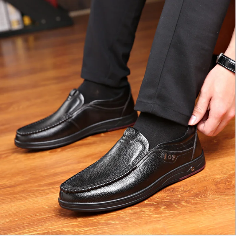 Genuine Leather shoes Men Loafers Slip On Business Casual Leather Shoes Classic Soft Moccasins Hombre Breathable Men Shoes Flats,casual shoes,leather shoes
