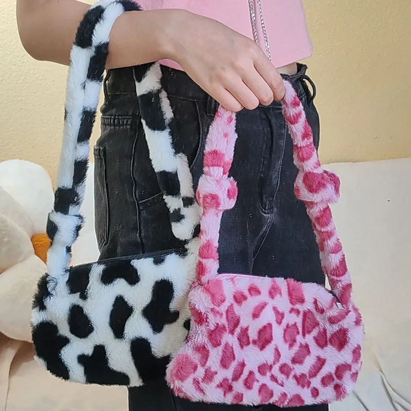 Рисунок 6 - Женская плюшевая маленькая квадратная