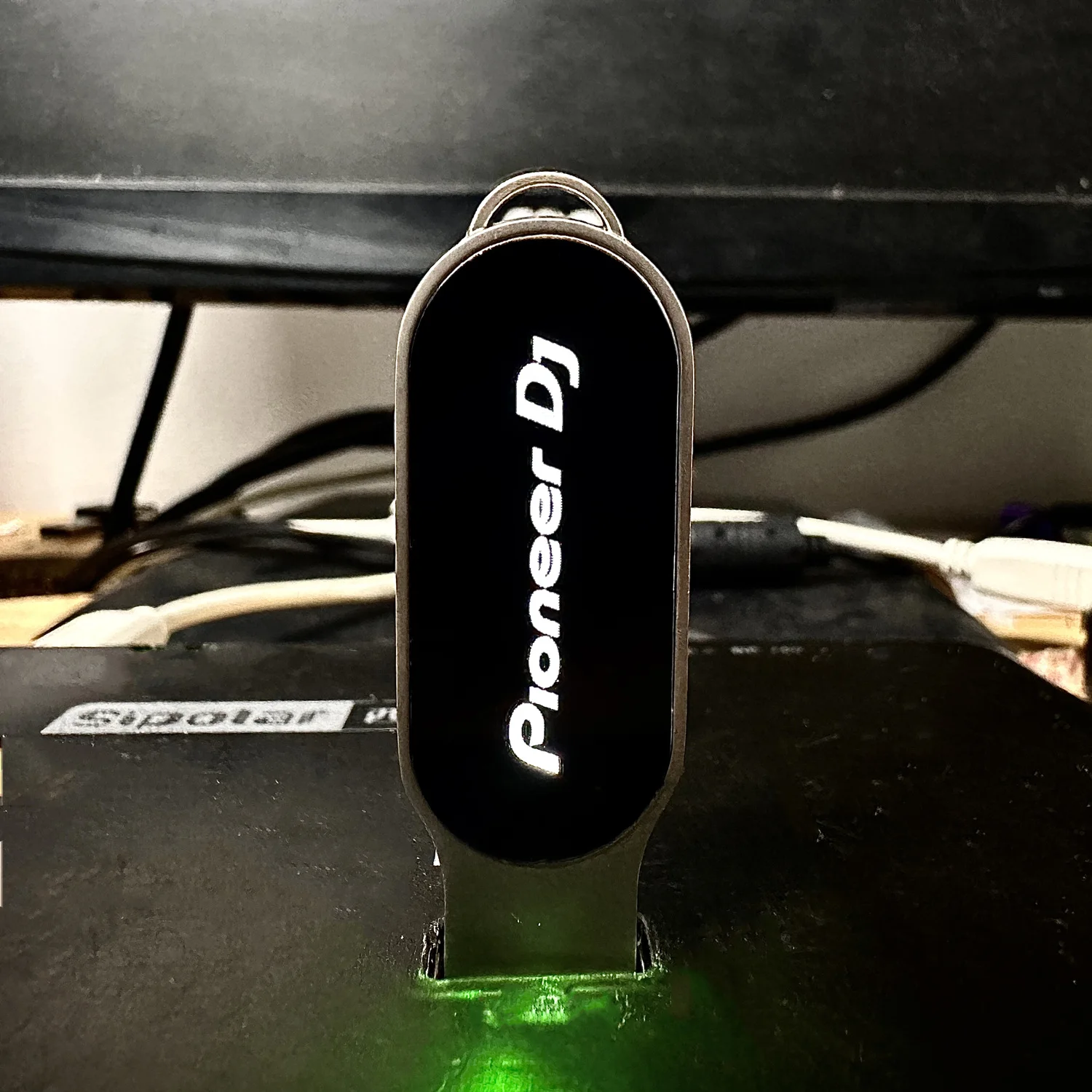 무료 맞춤형 DJ LED 라이트 로고 메탈 타원형 USB2.0 플래시 드라이브 8GB 16GB 32GB 64GB 128GB 256GB
