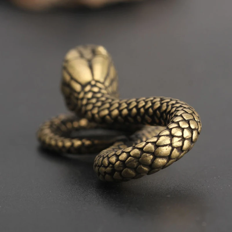 

Vintage Copper Snake Mini Statue Animal Crafts Animal Keyrings Belt Hanging Buckle Key Chain Trinket Snake Ornament
