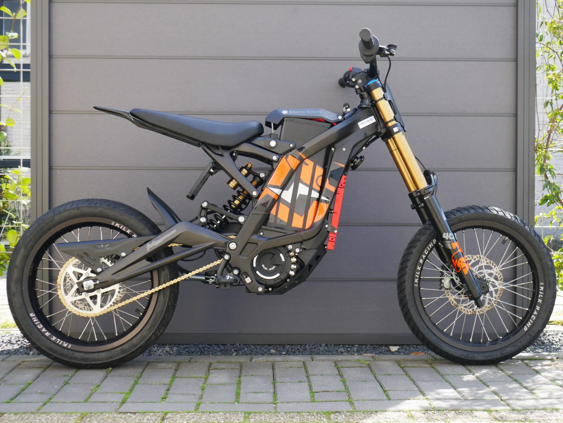

2022 Original Sur Ron Light Bee X Powerful 5400W Dirt Ebike Adult SurRon Electric Bicycle(Black/Blue/White)