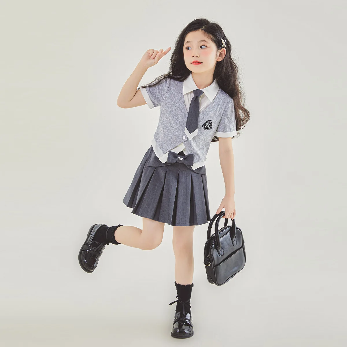 

2024 Summer Children Girl Clothing Set Teenager Girl Tie Patchwork T-shirt+Bowknot Pleated Skirt School Girl Academic Style Suit