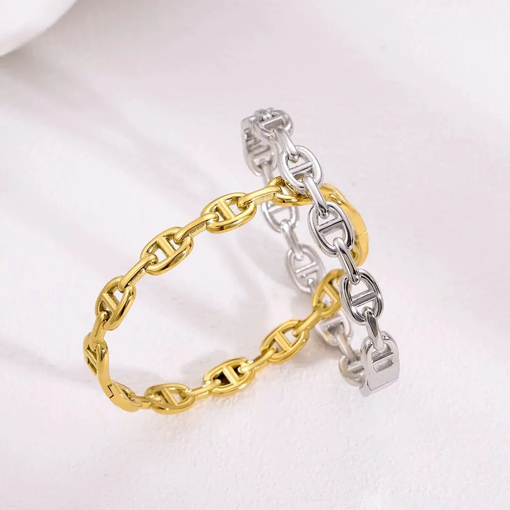 Titanium Steel Bracelet For Women Not Fade Plated 18k Gold Pig Nose Stainless Steel Hand Jewelry
