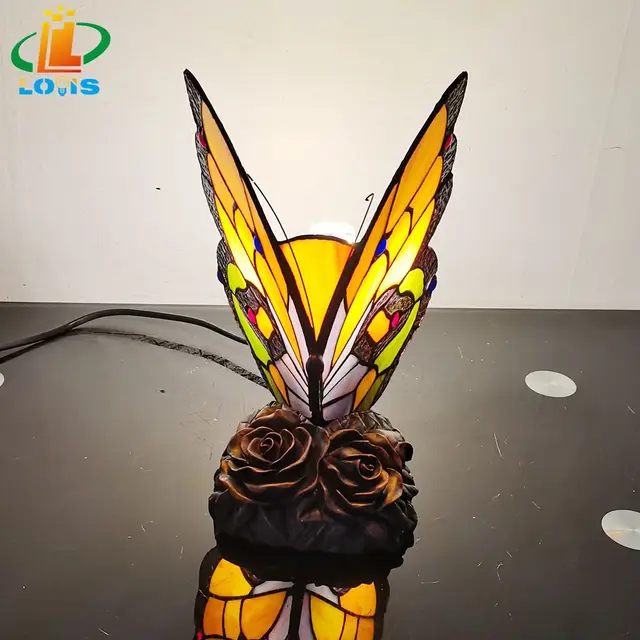 고풍스러운 티파니 스타일의 야간 조명